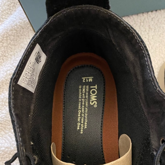 BNIB Toms Waterproof leather chukka boots - men’s - Picture 3 of 5